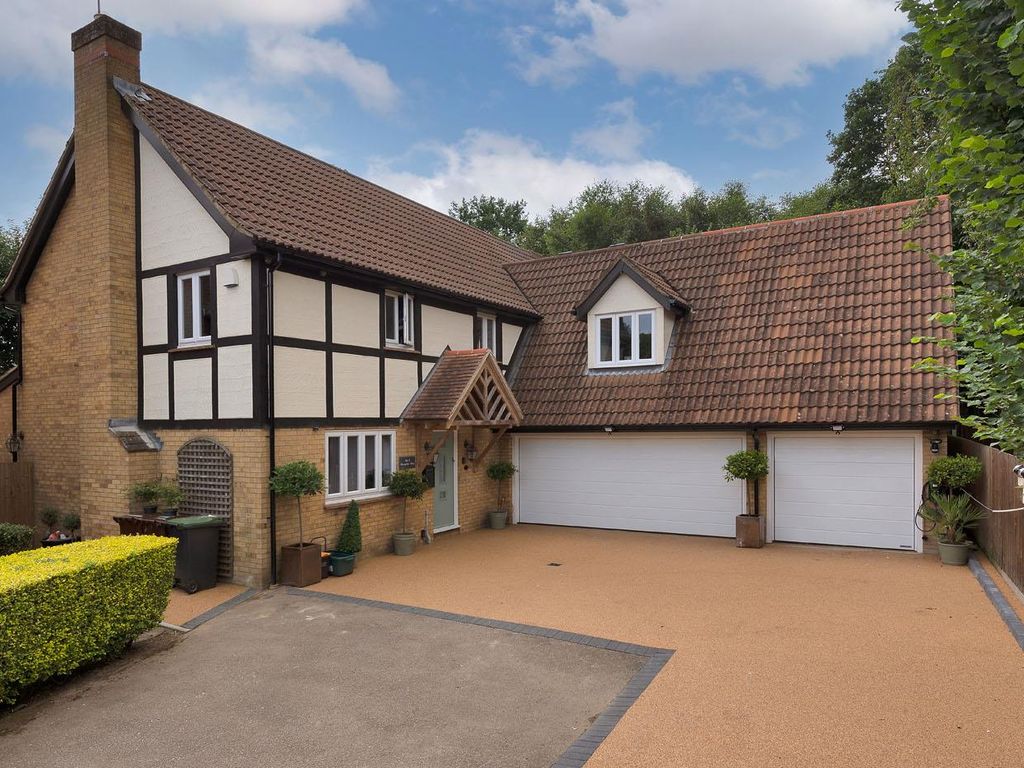 5 bed detached house for sale in Hampden Way, West Malling ME19, £