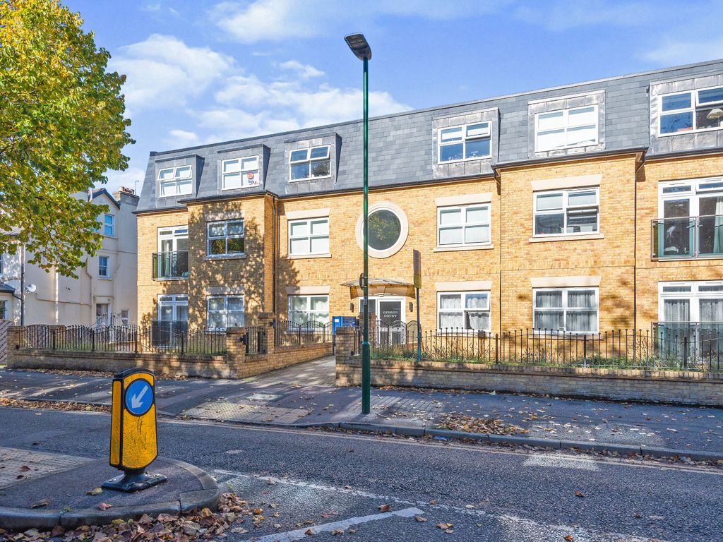 3 bed flat for sale in Cavendish Road, Sutton SM2 Zoopla