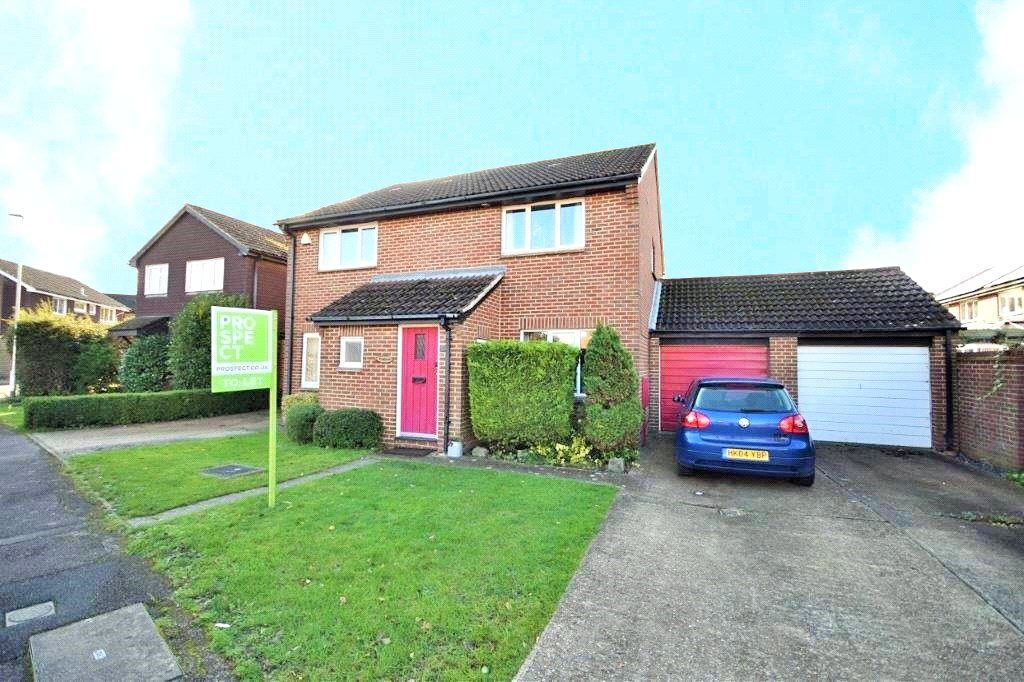 2 bed semidetached house to rent in Northway, Wokingham, Berkshire