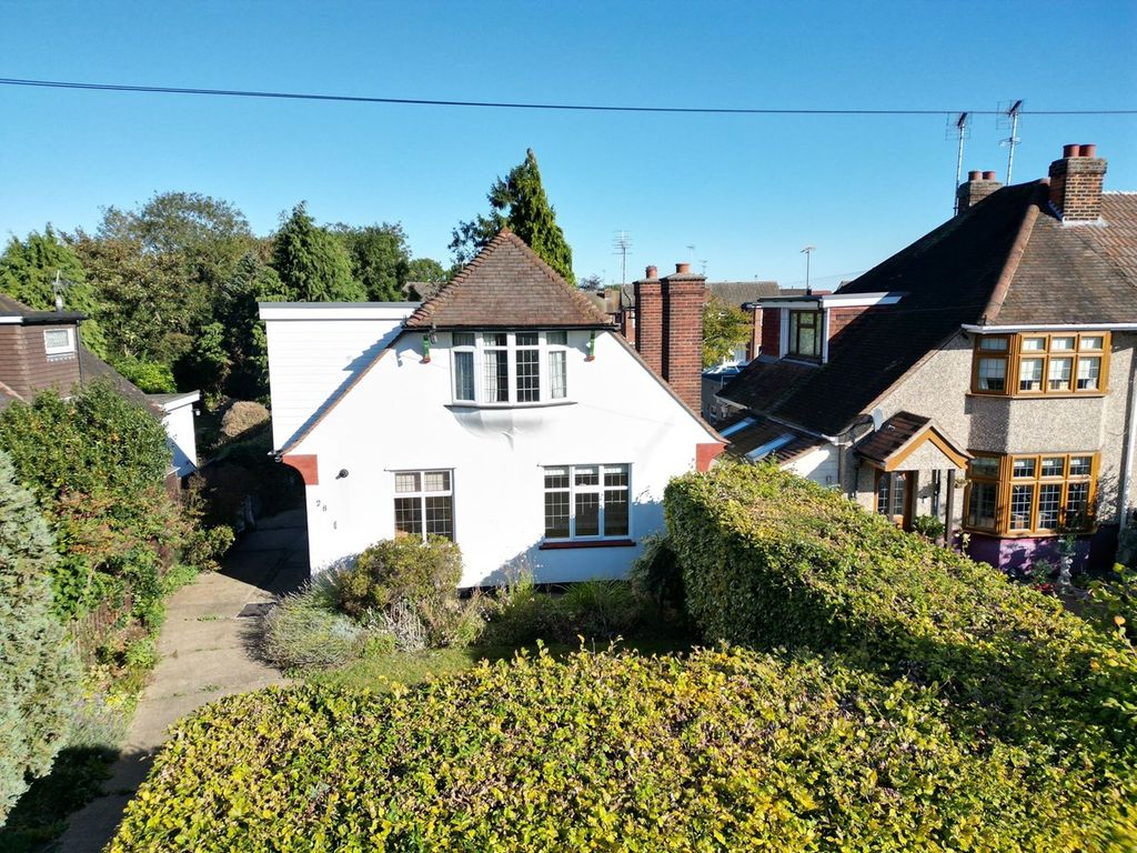 3 bed detached house for sale in Winchelsea Drive, Great Baddow