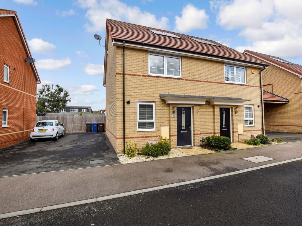 2 bed semidetached house to rent in Bearwood Road, StanfordLeHope