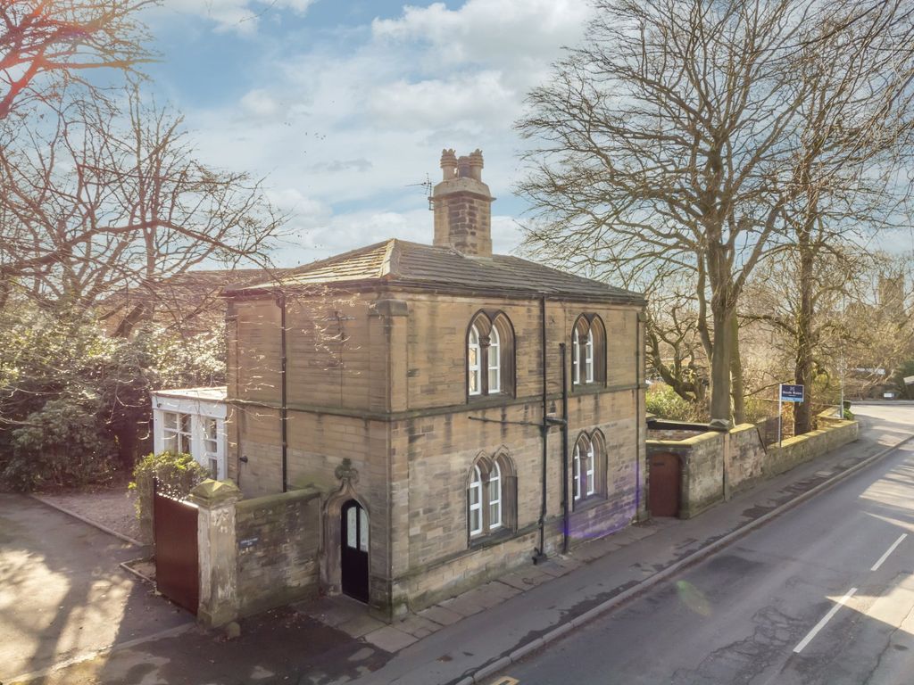 3 bed detached house for sale in Spen Lane, Gomersal, Cleckheaton, West