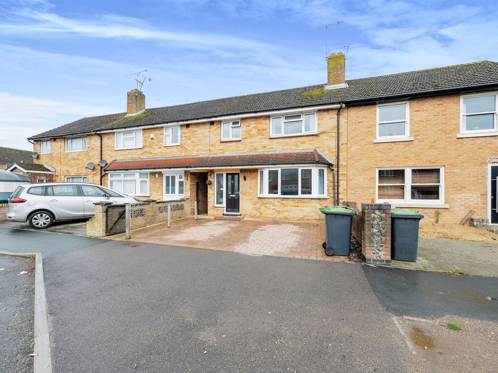 3 bed terraced house for sale in Parkhouse Farm Way, Havant PO9, £290,000 Zoopla