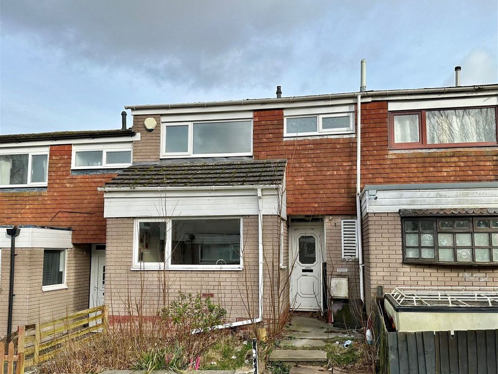 3 bed terraced house for sale in Willowfield, Telford TF7, £55,000 Zoopla