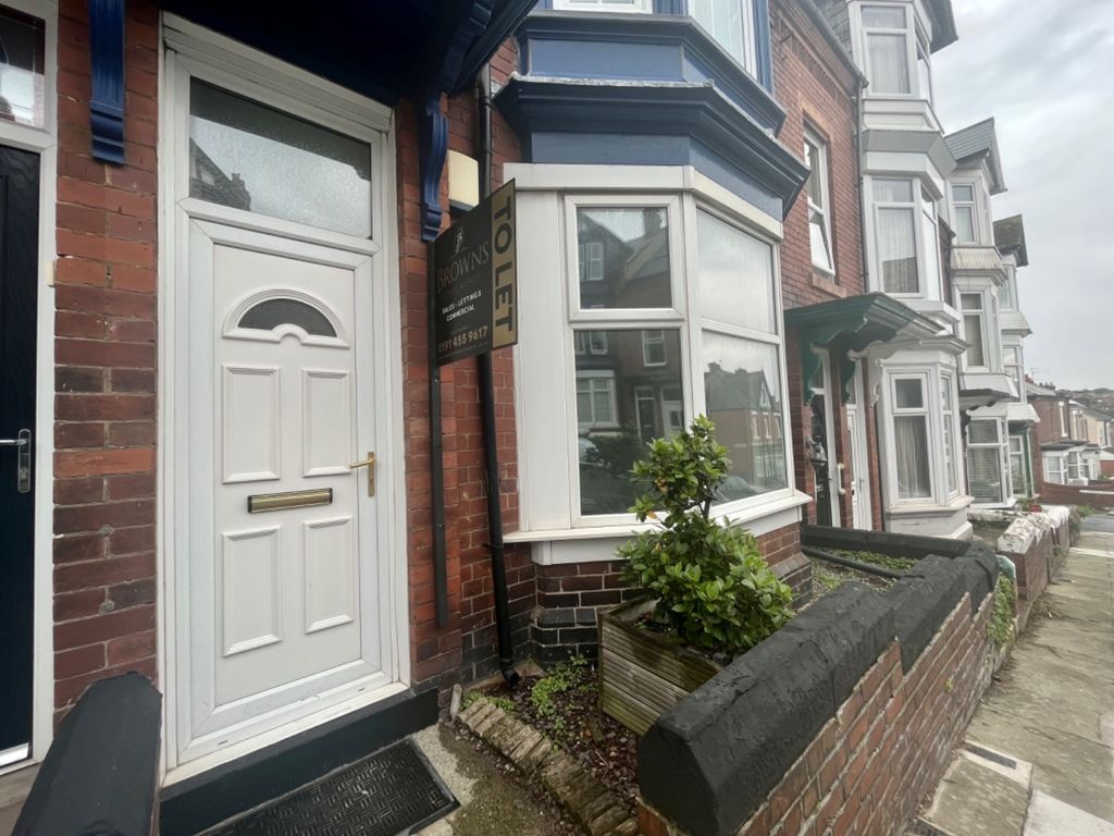 2 bed flat to rent in Salmon Street, South Shields NE33 Zoopla