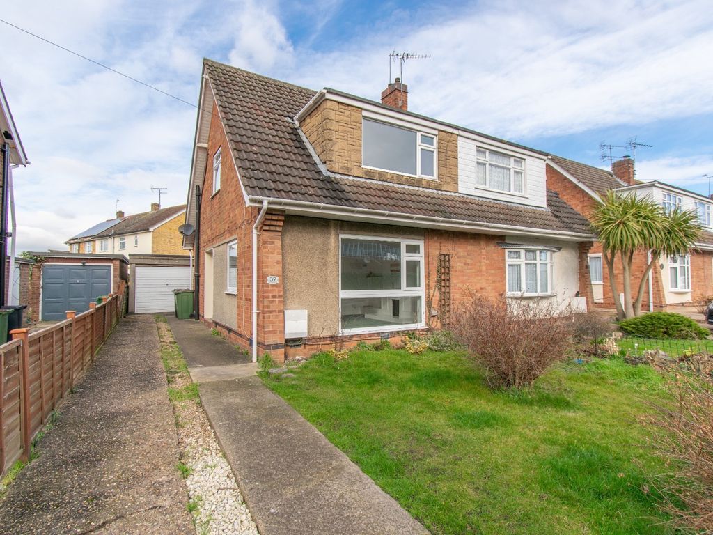 3 bed semidetached house for sale in Cornwall Road, Wigston LE18 Zoopla