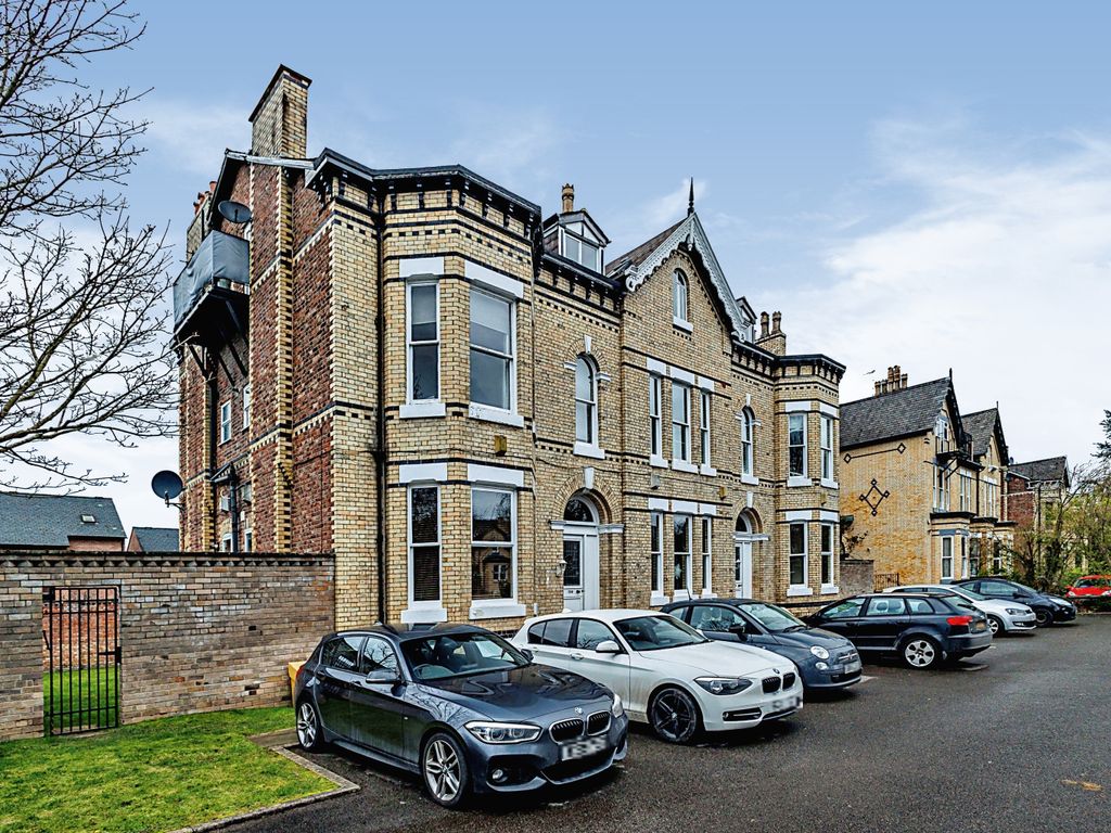 2 bed flat for sale in Palatine Road, Didsbury, Manchester, Greater