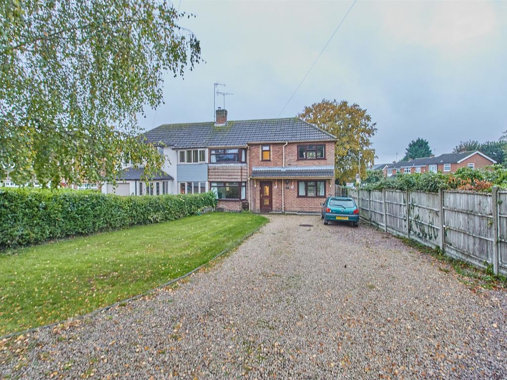 3 bed semidetached house for sale in Hollycroft Crescent, Hinckley