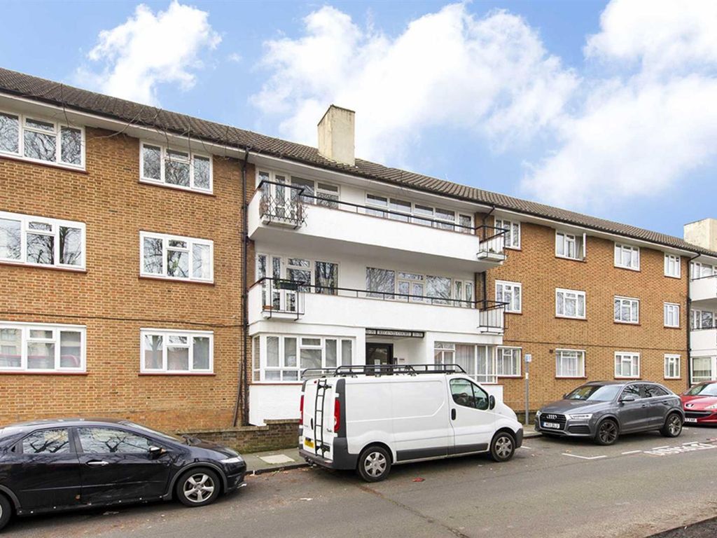 2 bed flat to rent in Stonegrove, Edgware, London HA8 Zoopla