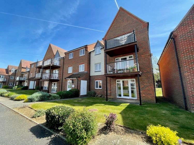 2 bed flat to rent in Marina Way, Abingdon OX14 Zoopla