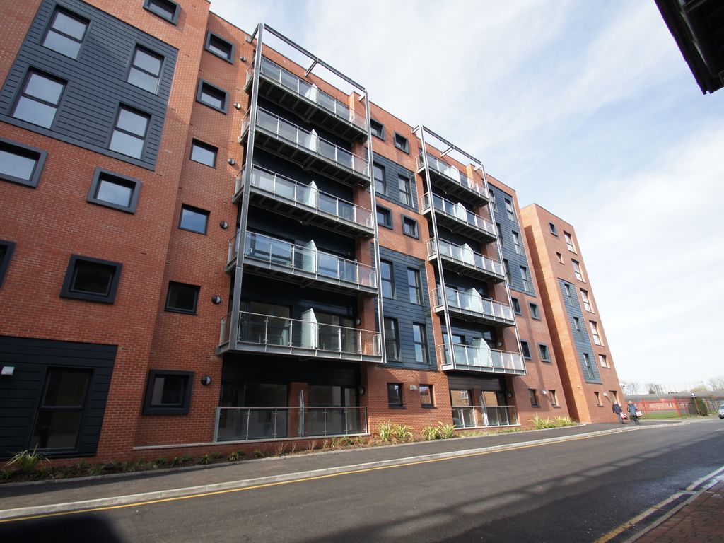 2 bed flat to rent in Harrison Street, Manchester M4, £1,300 pcm Zoopla