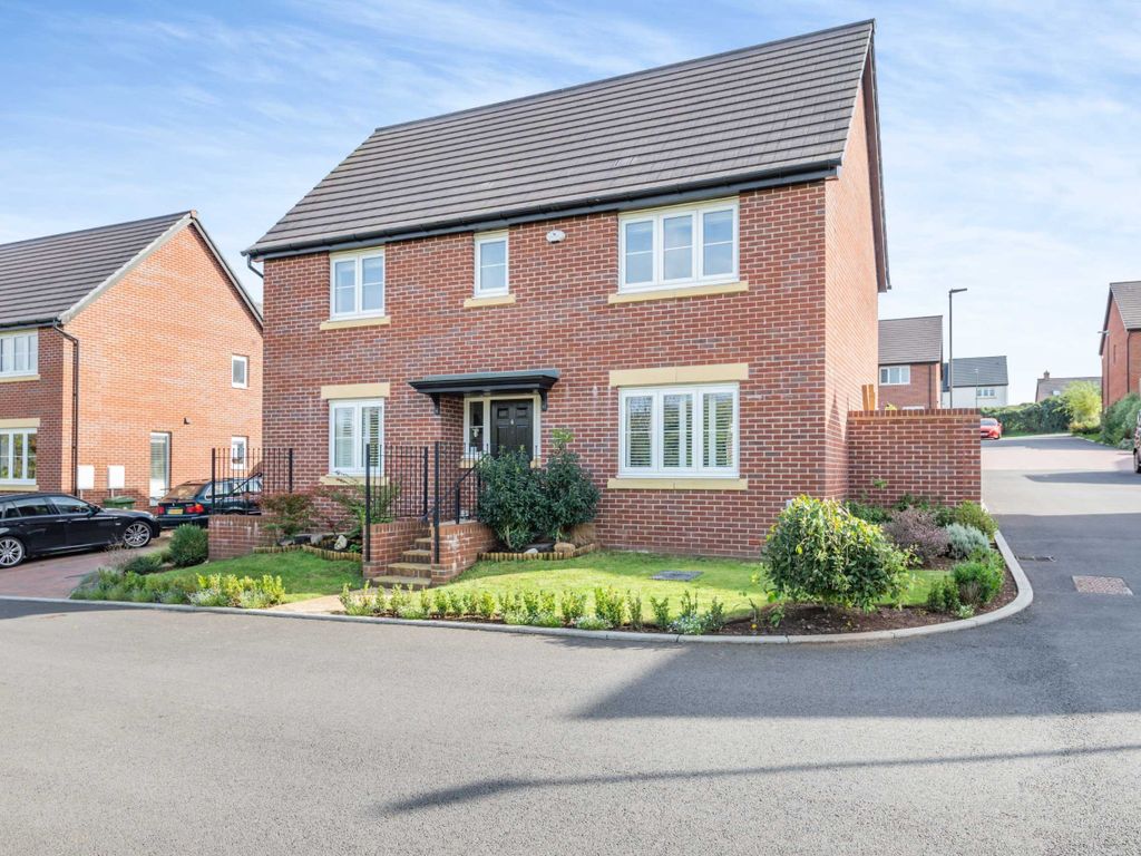 4 bed detached house for sale in Willow View, Chepstow, Gloucestershire