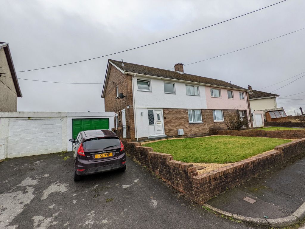 3 bed semidetached house to rent in Ger Y Coed, Pontyates, Llanelli