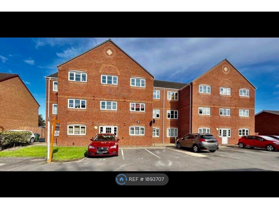 2 bed flat to rent in Blenheim Drive, Wednesbury WS10, £800 pcm Zoopla