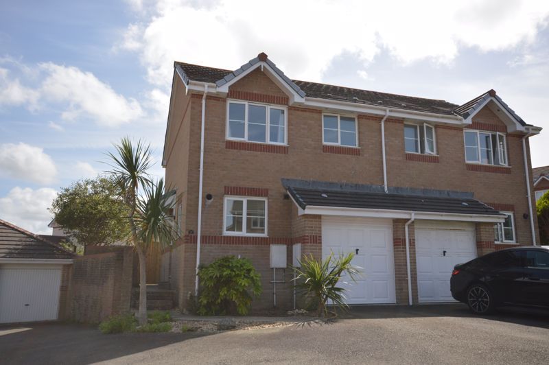 3 bed semidetached house for sale in Shackleton Drive, Newquay TR7, £