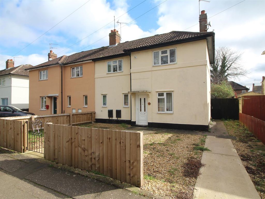 3 bed semidetached house for sale in Orton Avenue, Woodston