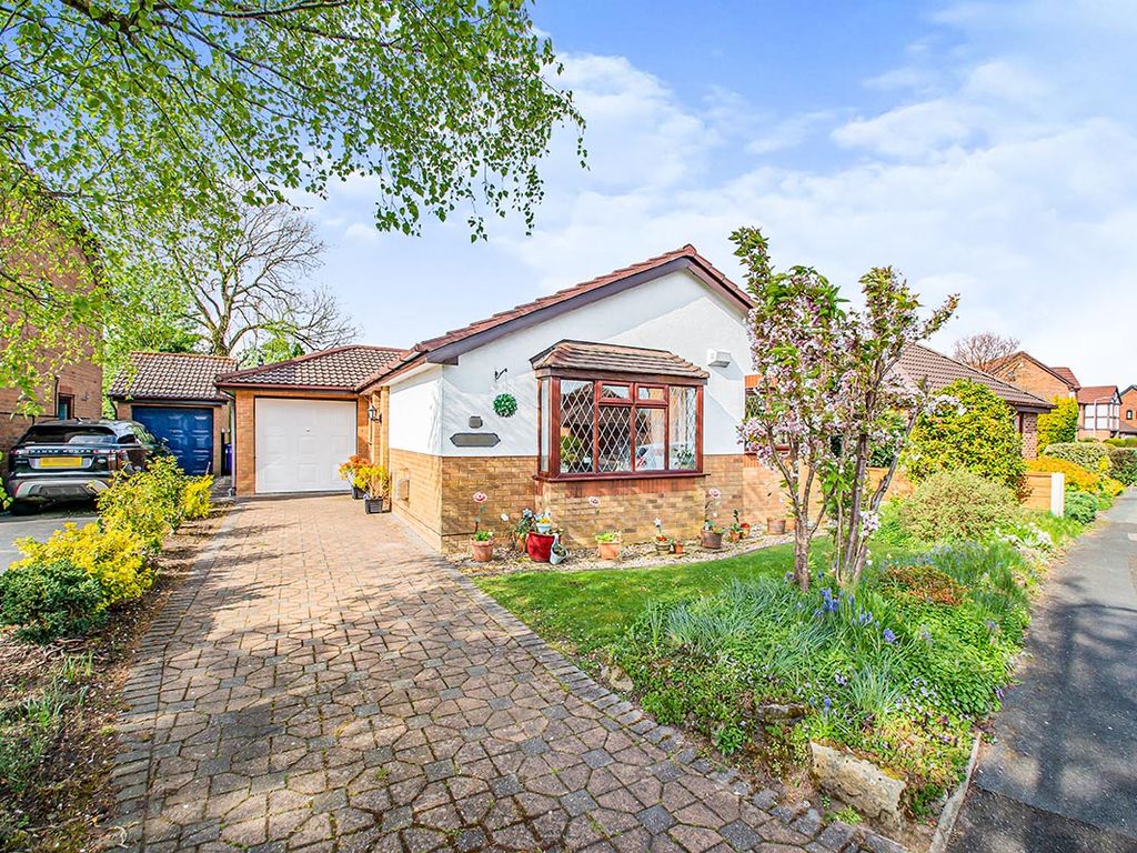 3 bed bungalow for sale in Montgomery Way, Radcliffe, Manchester M26