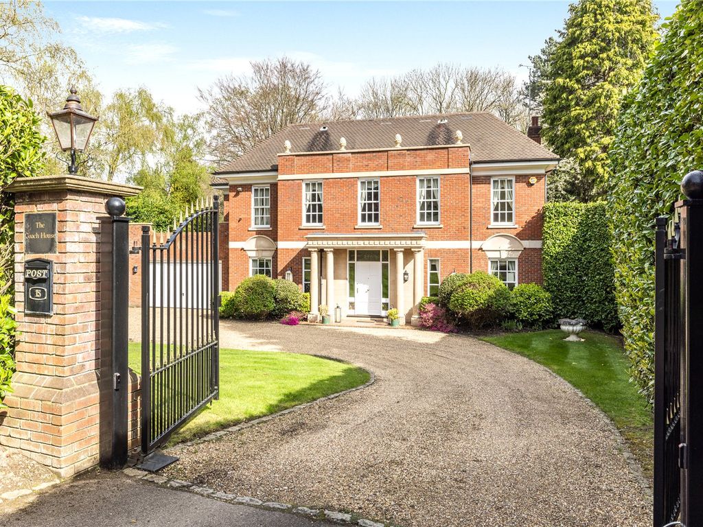 5 bed detached house for sale in Albany Close, Esher KT10, £3,275,000