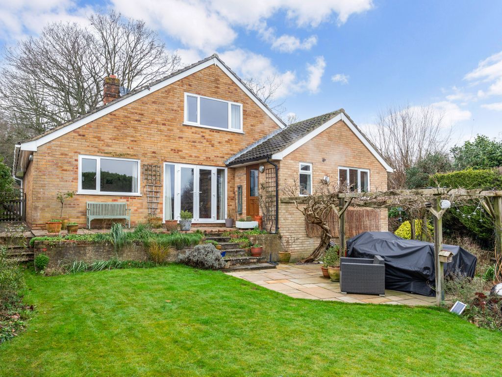 4 bed detached house for sale in West Street, Tadley RG26, £900,000