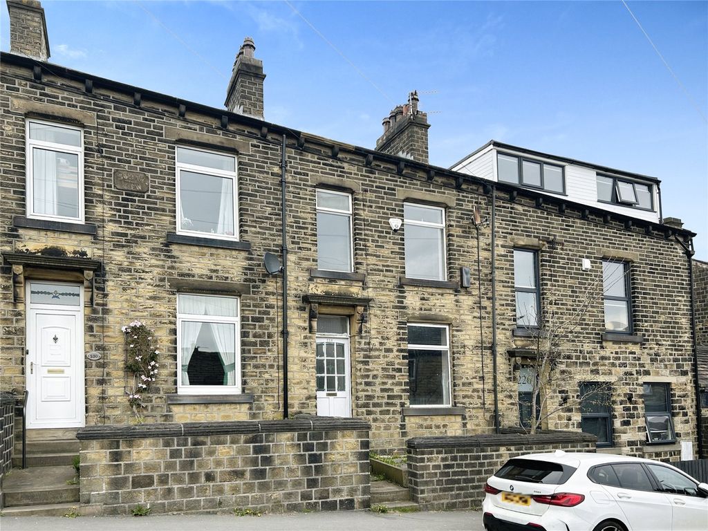 4 bed terraced house for sale in Rochdale Road, Greetland, Halifax