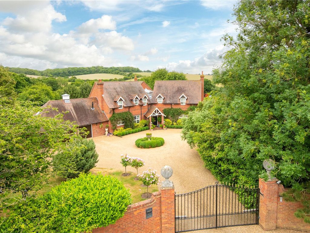 5 bed detached house for sale in Lilley Bottom, Lilley, Hertfordshire