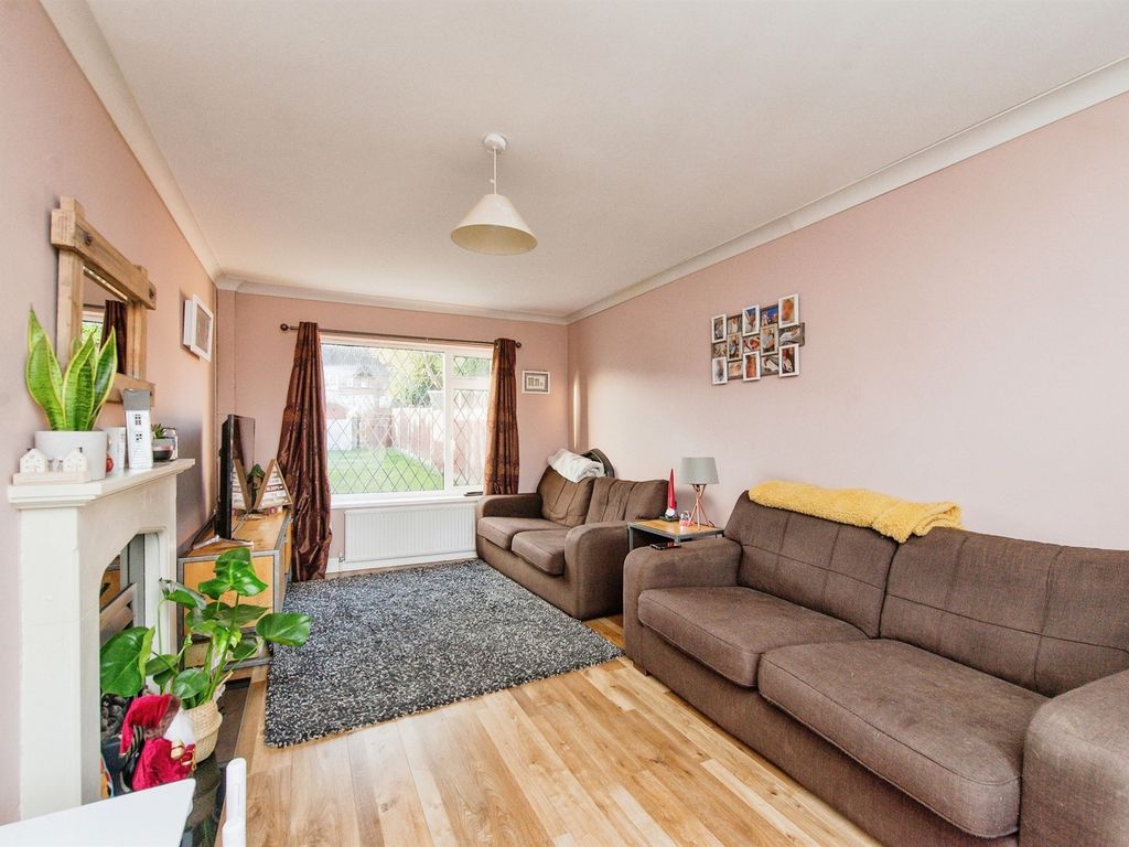 2 bed terraced house for sale in Kendal Drive, Castleford WF10, £