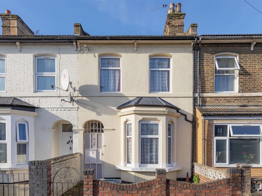 3 bed terraced house for sale in Newton Road, London E15 Zoopla