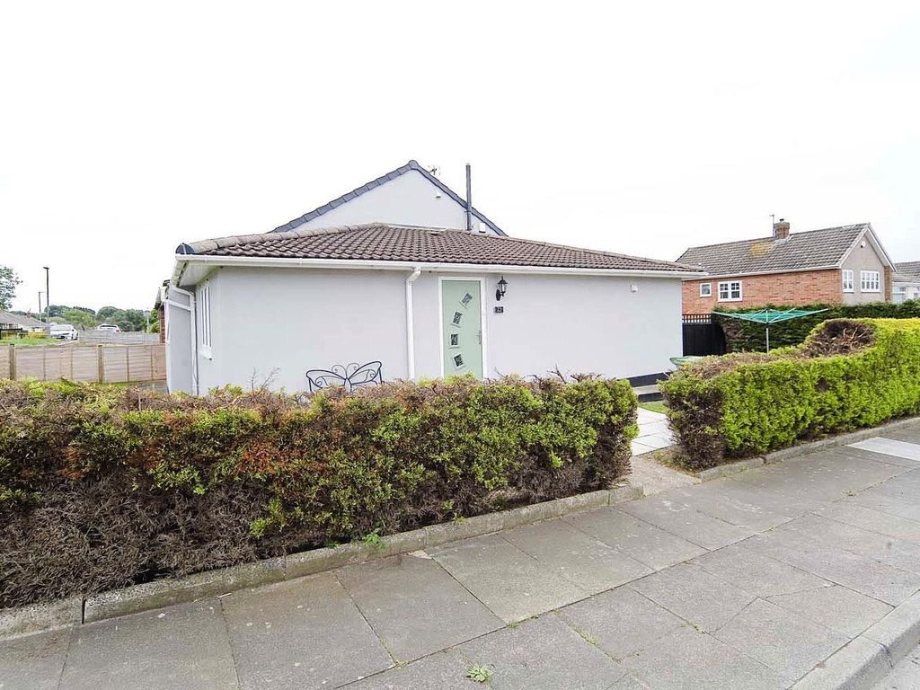 3 bed semidetached bungalow for sale in Winthorpe Grove, Hartlepool