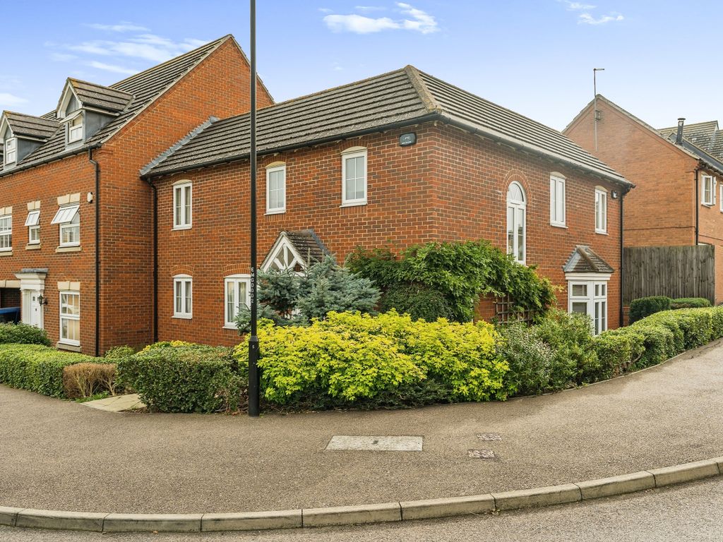 3 bed semidetached house for sale in Martin Court, Sittingbourne ME10