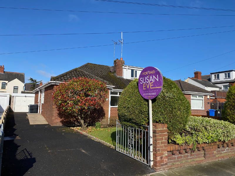 3 bed semidetached bungalow for sale in Balmoral Place, Thornton