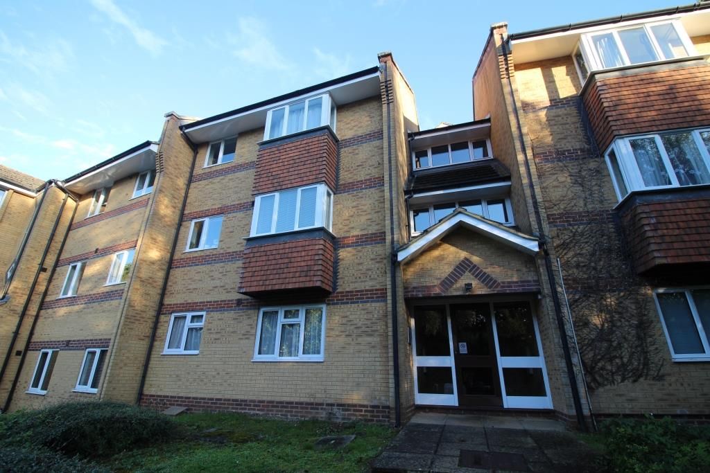 2 bed flat to rent in Wheeler Court, Tilehurst, Reading, Berkshire RG31
