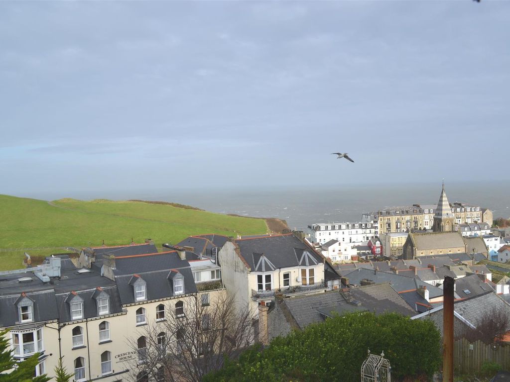 2 bed flat to rent in Portland Street, EX34 Zoopla