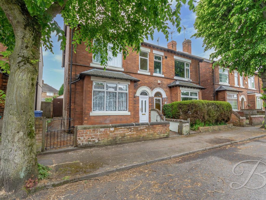 4 bed semidetached house for sale in Layton Avenue, Mansfield NG18