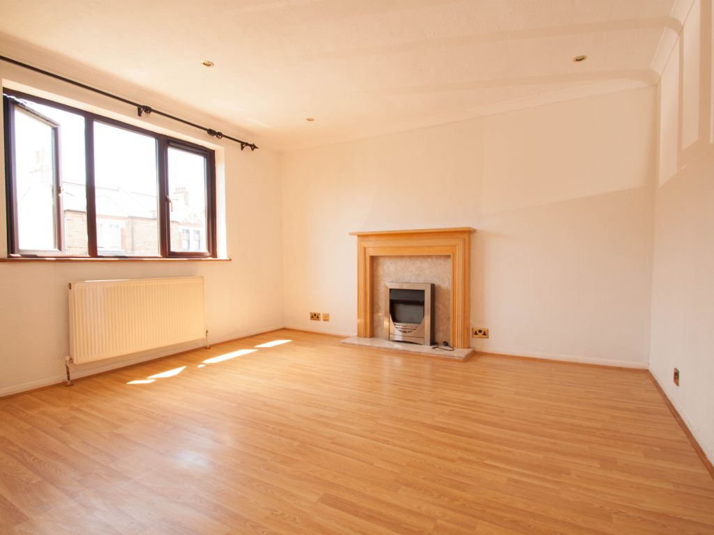 1 bed flat to rent in Potters Road, EN5, £1,300 pcm Zoopla