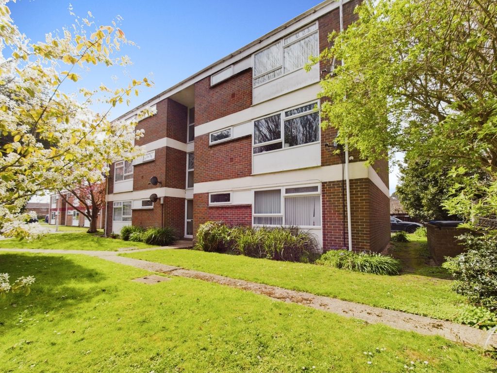 1 bed flat for sale in Court, Close, Worthing BN14 Zoopla