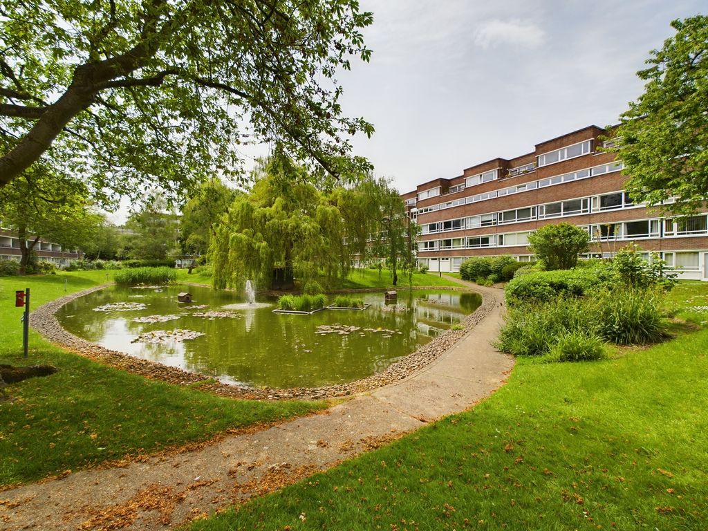 2 bed property to rent in Handel Lodge, Fair Acres, Bromley BR2 Zoopla