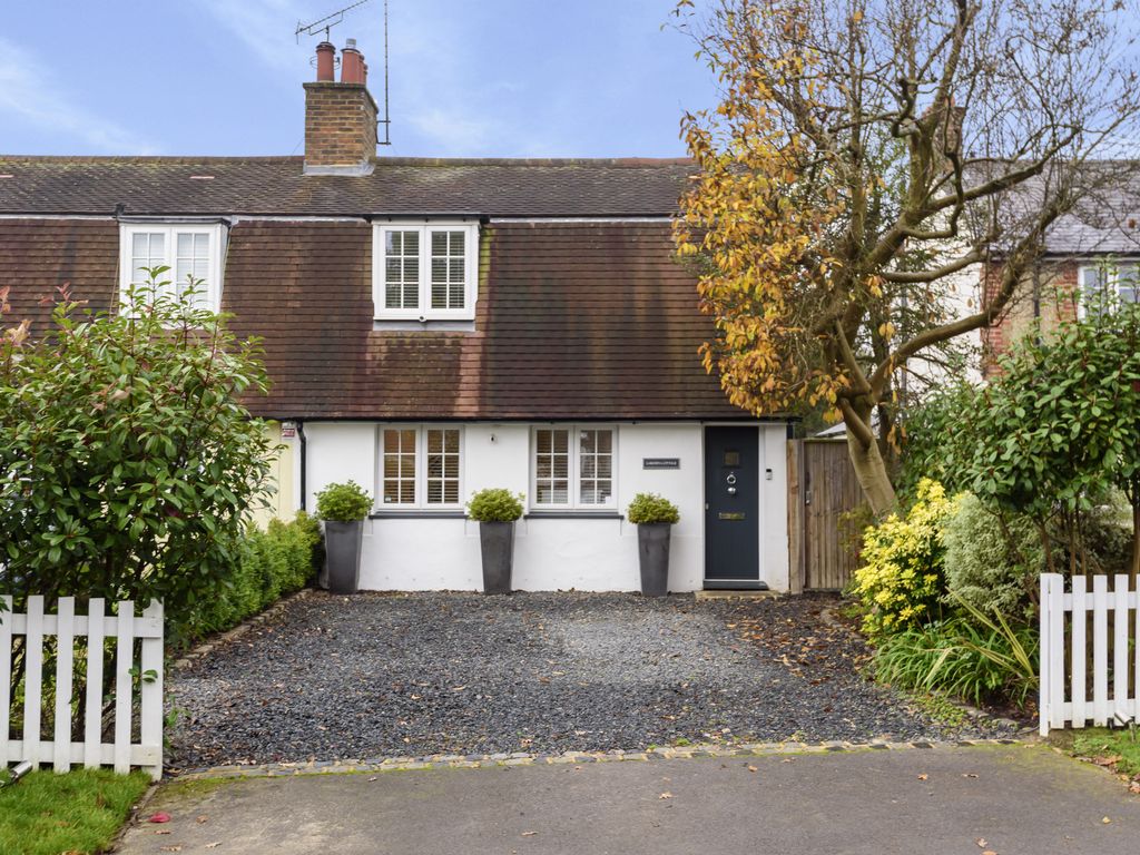 3 bed semidetached house for sale in Blundel Lane, Cobham KT11 Zoopla