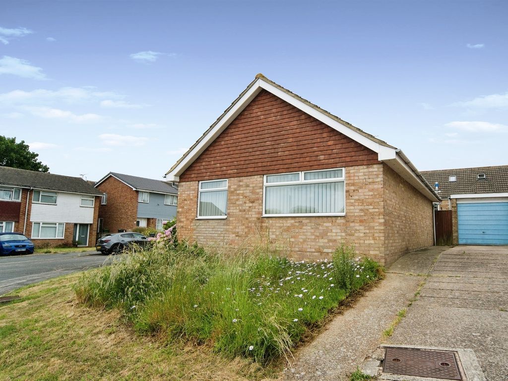 2 bed detached bungalow for sale in Pinewood Close, Eastbourne BN22, £