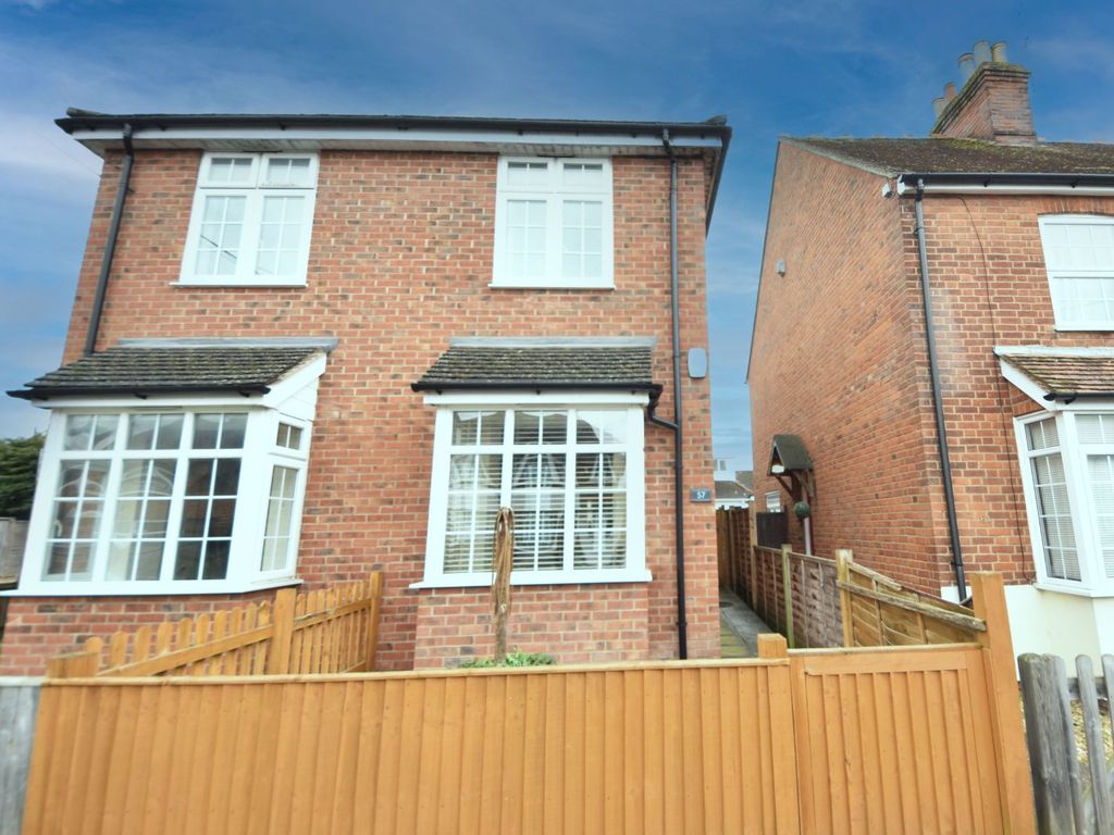 2 bed semidetached house for sale in Beech Road, High Bucks
