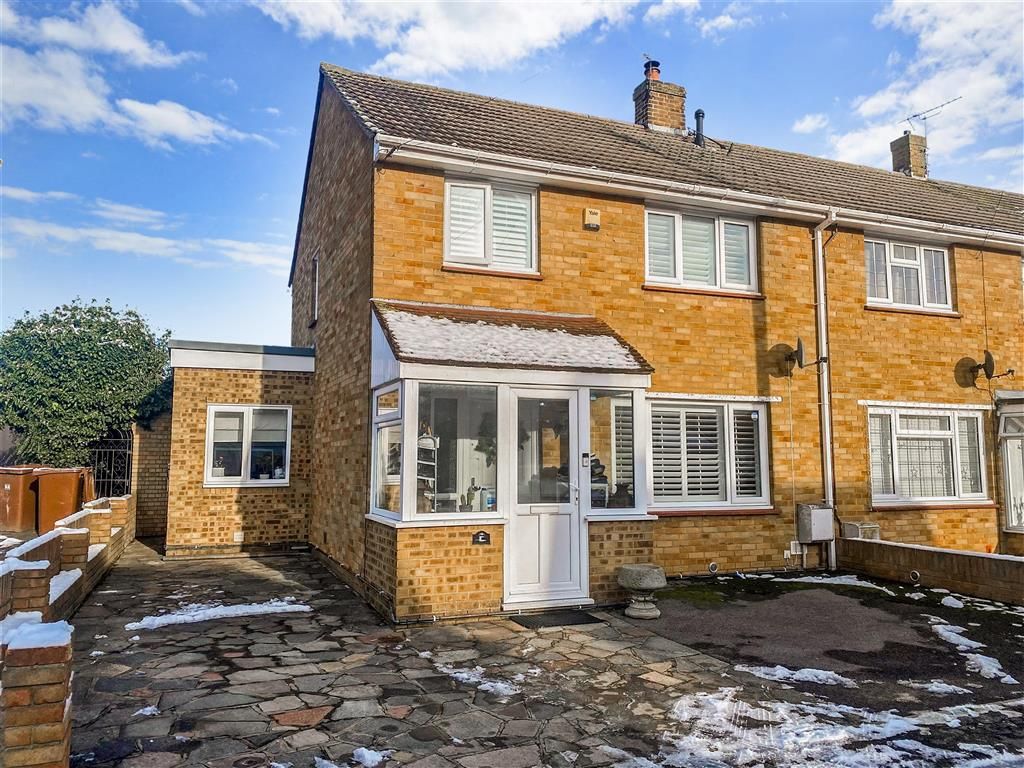 3 bed end terrace house for sale in New Road, Cliffe, Rochester, Kent
