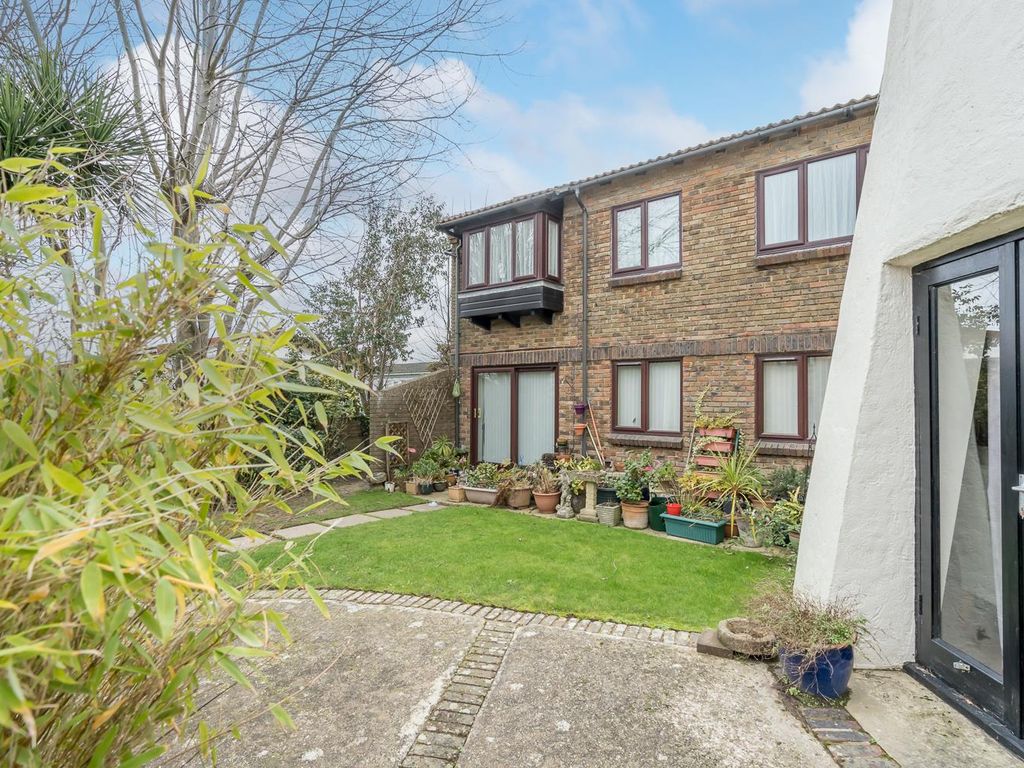 2 bed flat for sale in Pagham Road, Pagham, Bognor Regis PO21 Zoopla