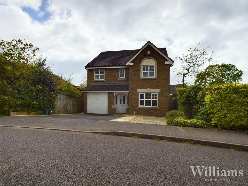4 bed detached house to rent in Faithfull Close, Stone, Aylesbury HP17