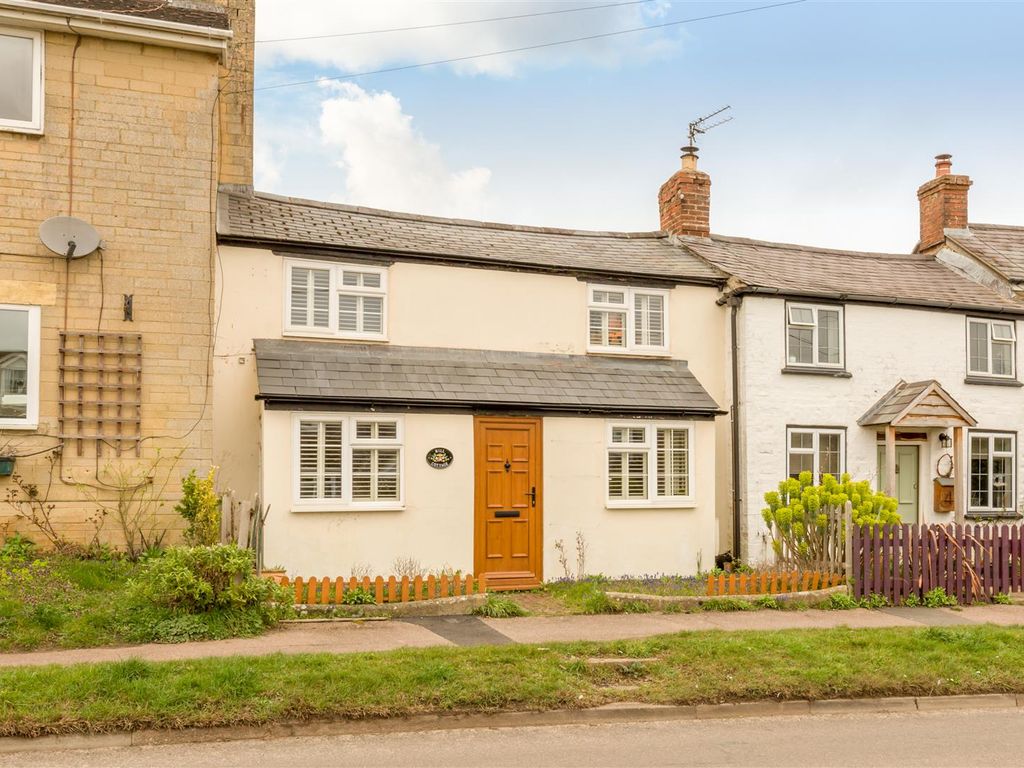 2 bed cottage for sale in Enstone Road, Middle Barton, Chipping Norton