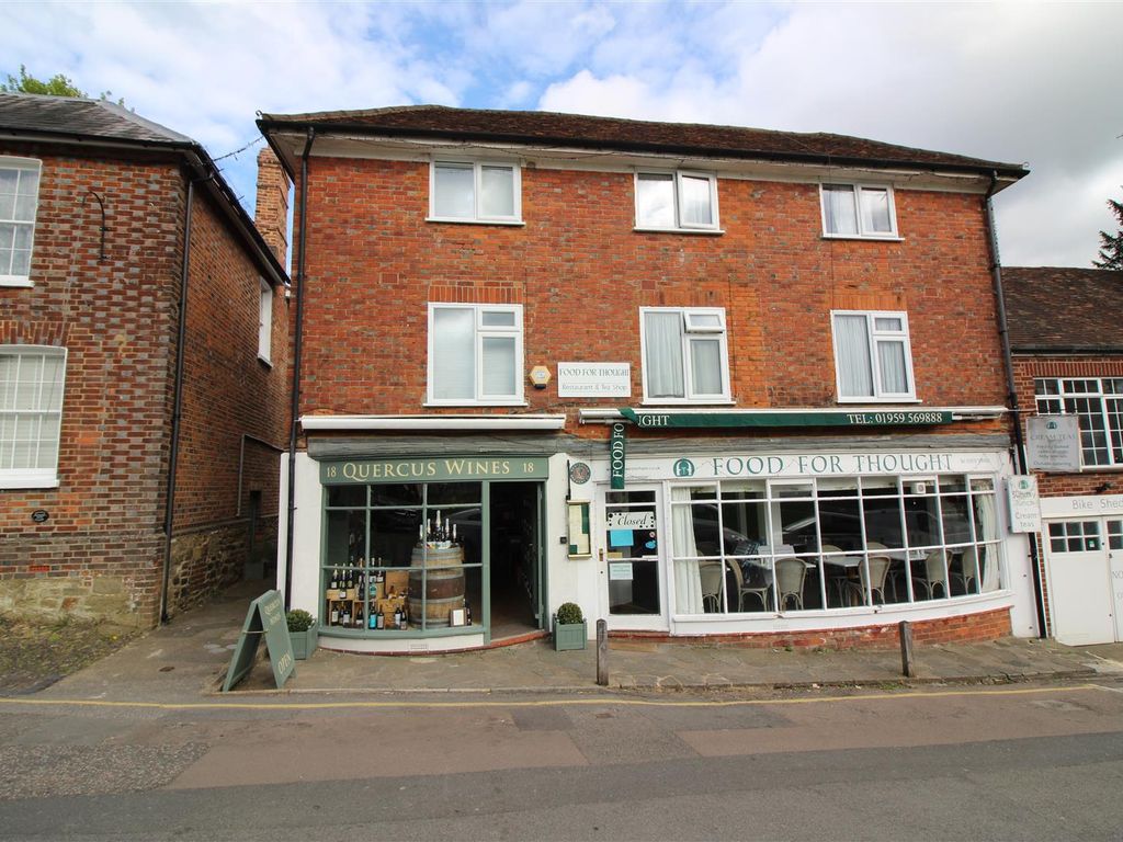 2 bed flat to rent in The Green, Westerham TN16, £1,050 pcm Zoopla