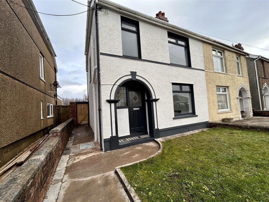 3 bed semidetached house for sale in Black Lion Road, Gorslas