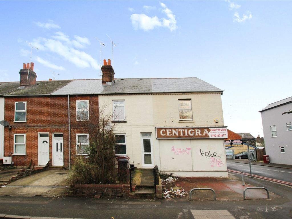 3 bed terraced house for sale in Oxford Road, Reading, Berkshire RG30