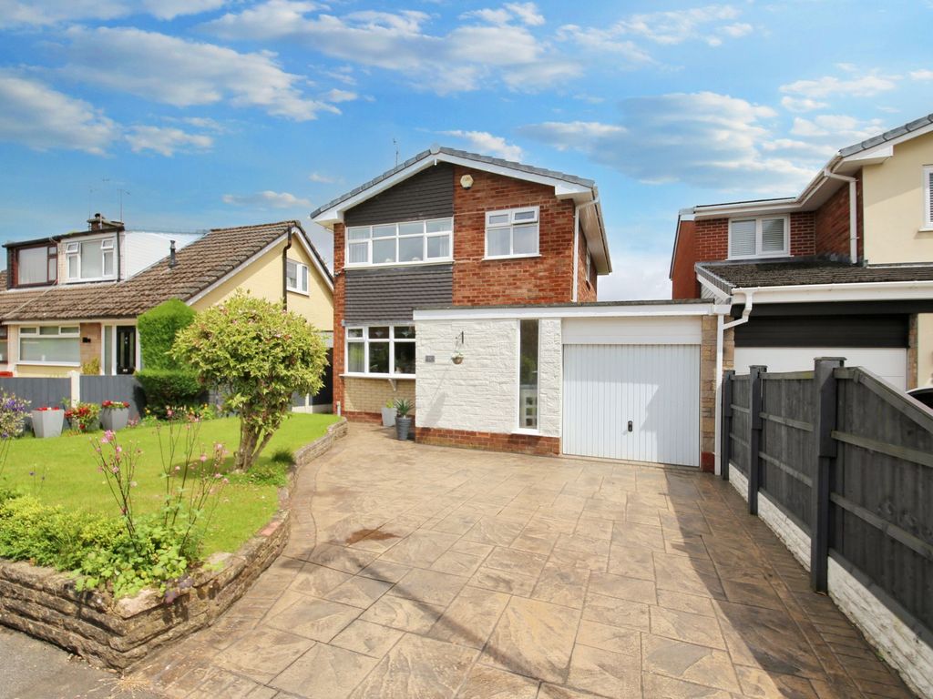 3 bed detached house for sale in Cheviot Close, Wigan WN3, £275,000