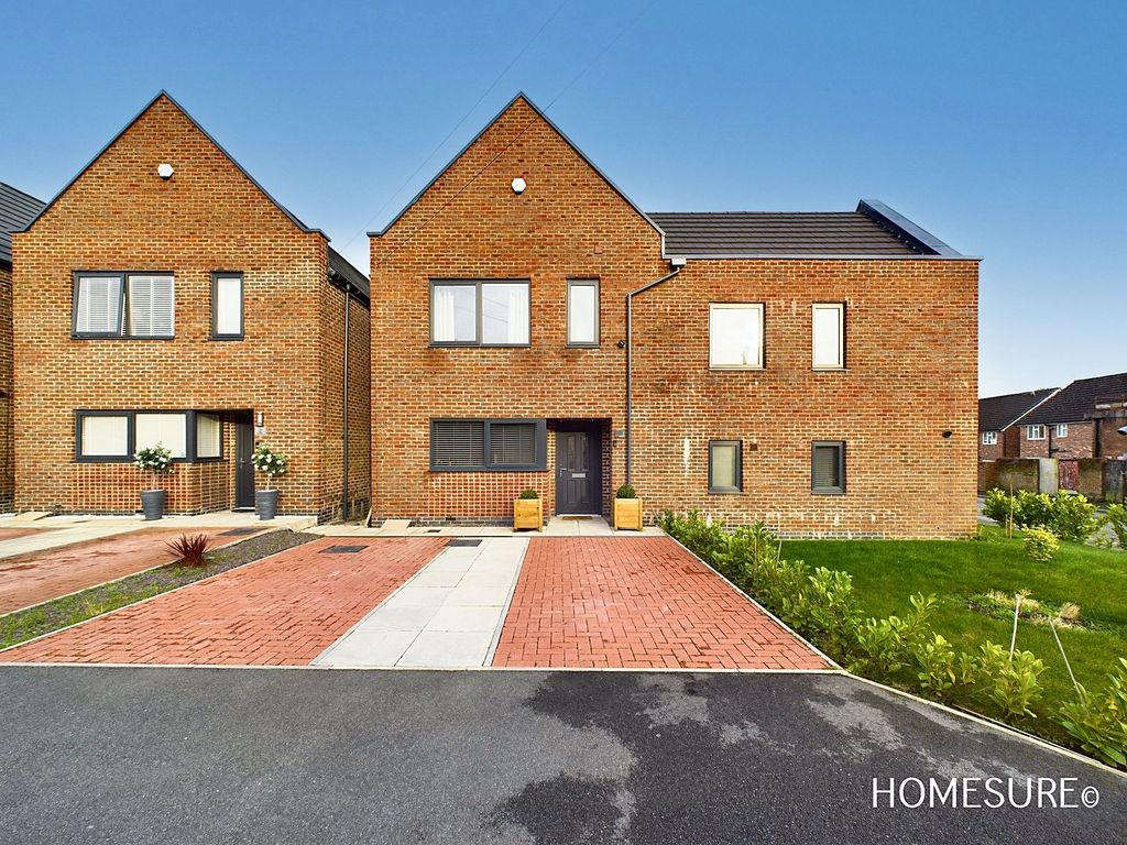 3 bed semidetached house for sale in Anzio Row, Liverpool L25, £