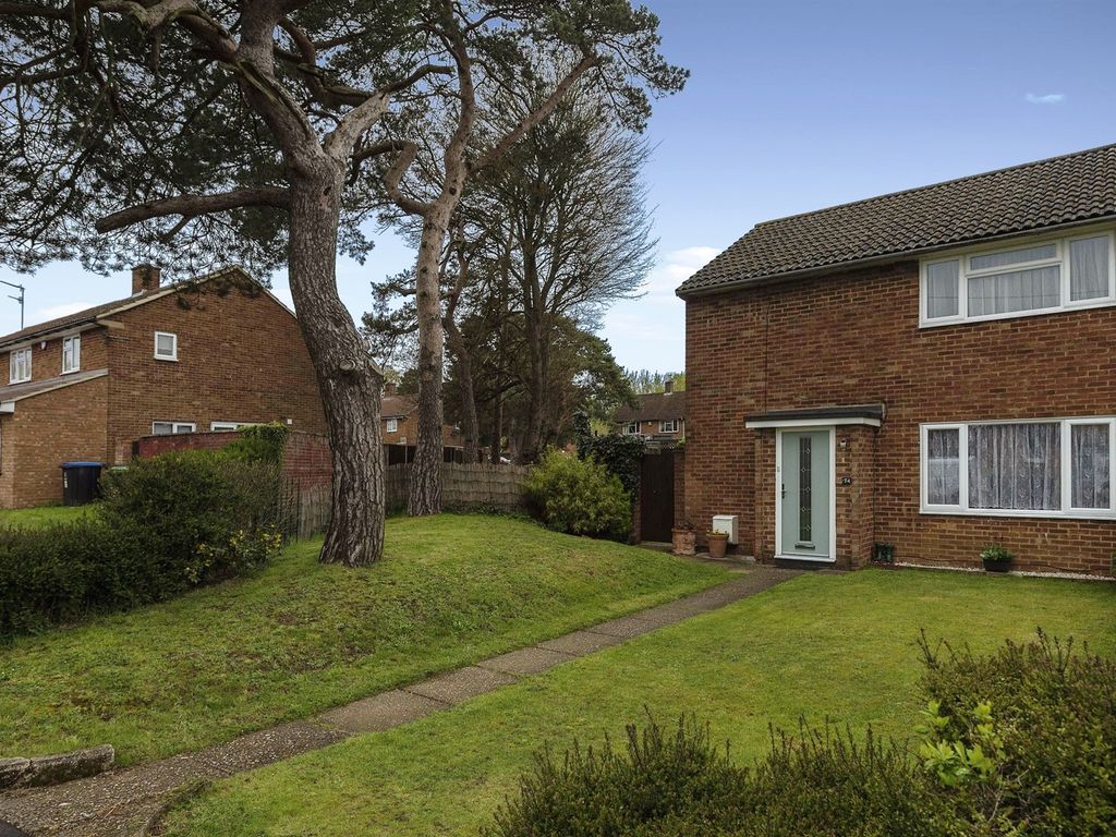 3 bed end terrace house for sale in White Hart Drive, Hemel Hempstead