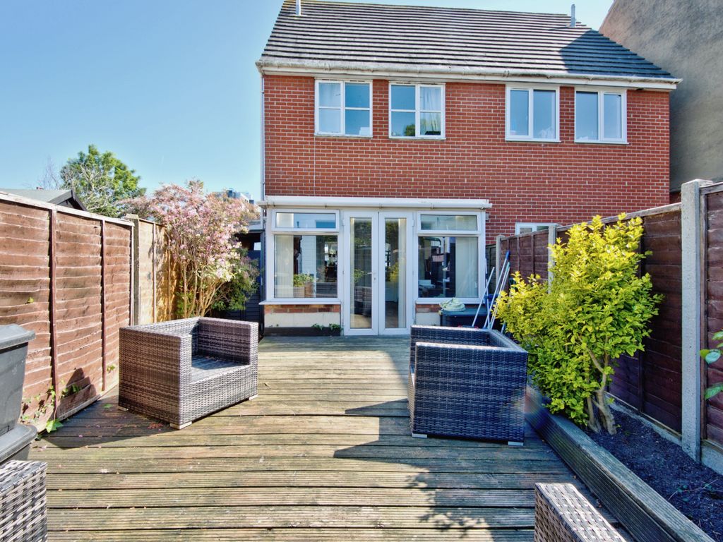2 bed semidetached house for sale in Road, SouthendOnSea